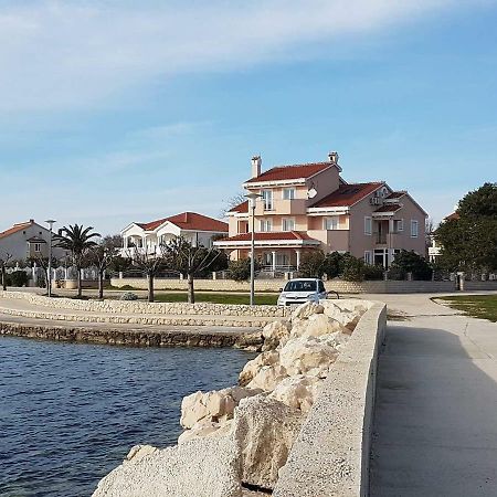 Apartmani Lorena Привлака Екстер'єр фото
