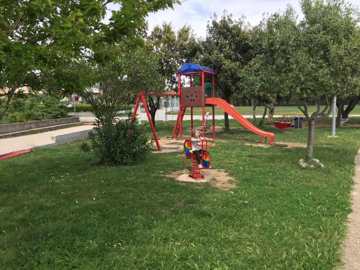 Apartmani Lorena Привлака Екстер'єр фото