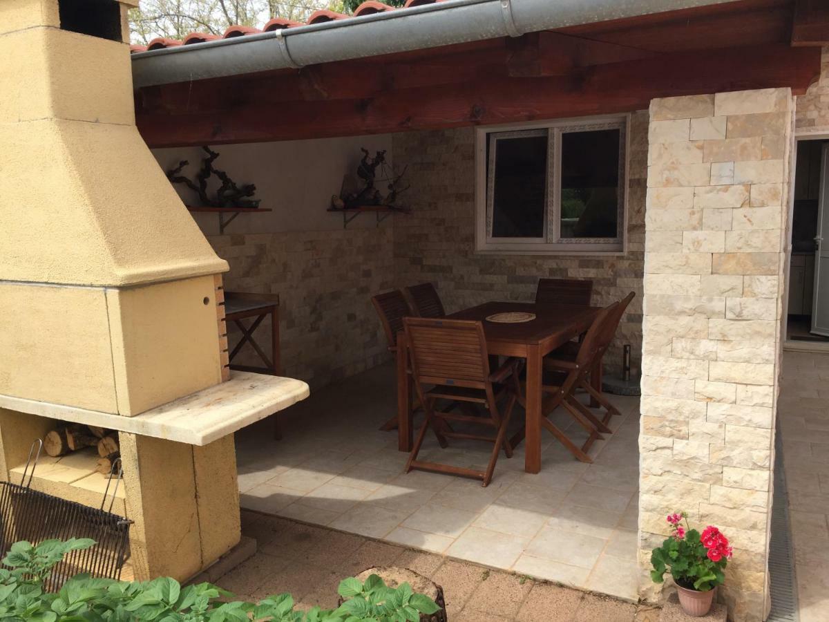 Apartmani Lorena Привлака Екстер'єр фото